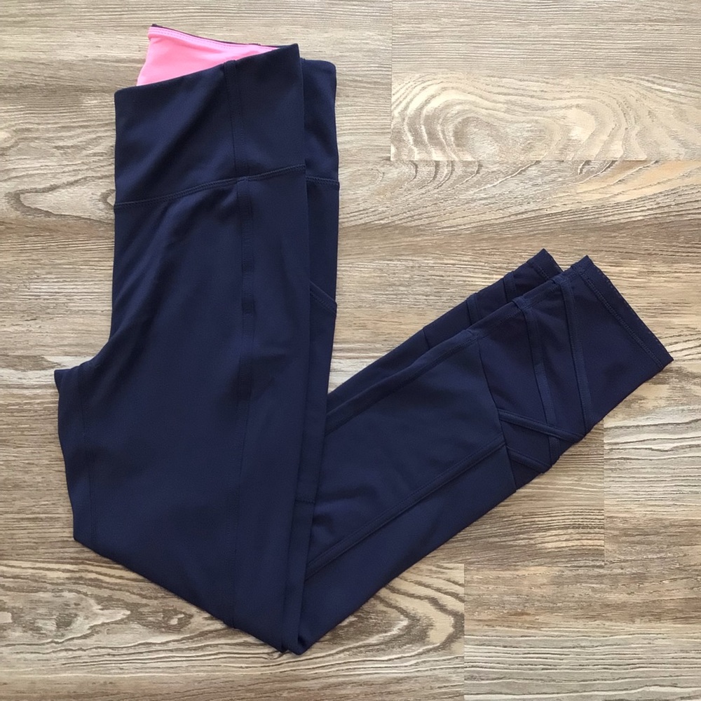 Lilly Pulitzer Luxletic Navy 26” Weekender High Rise Leggings Medium - Picture 3 of 16